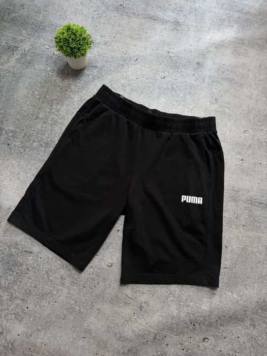 Чоловічі шорти Pumma Essentials Shorts