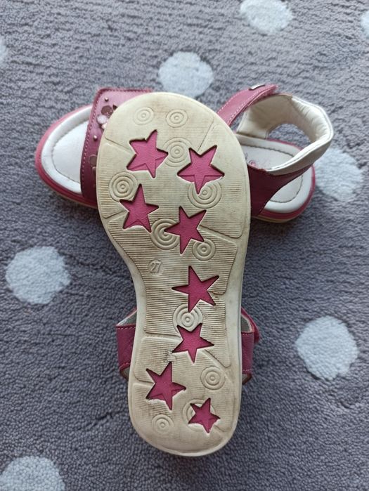 Skórzane sandałki dla dziewczynki Lasocki Kids