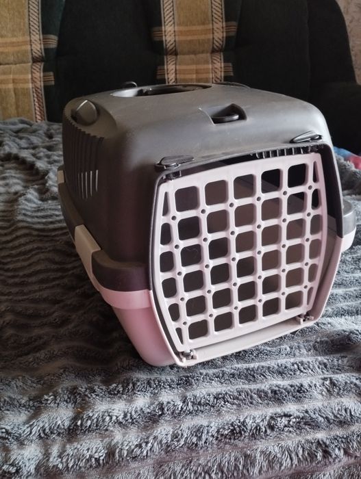 Переноска для котов и кошек серо- молочнный