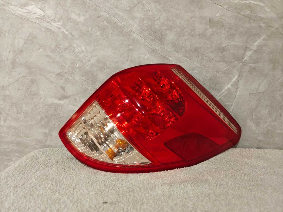 Lampa Prawy Tył Toyota Rav4 III Generacji EUROPA