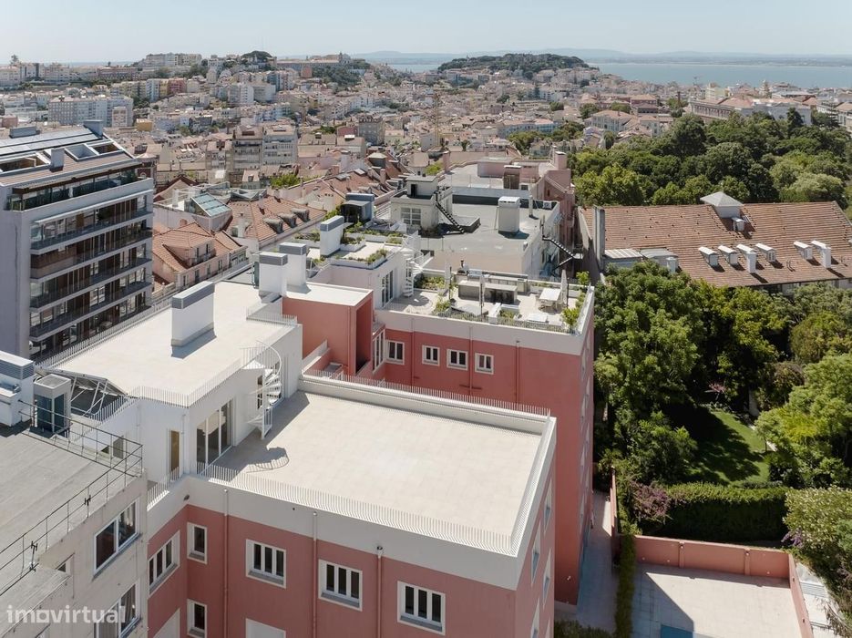 Penthouse T5 com vista, Campo Mártires da Pátria, Lisboa