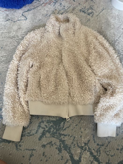 Roupa: Casaco Zara tamanho M