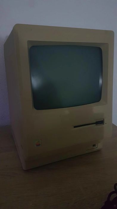 Apple Macintosh Plus - Vintage Apple