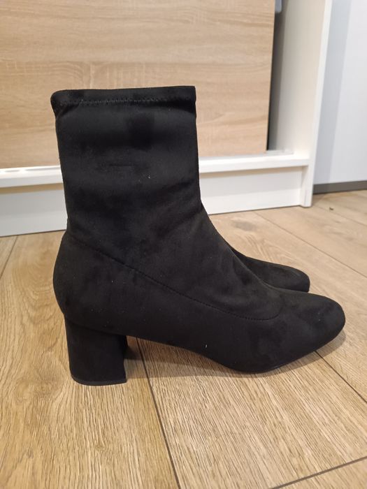 Czarne botki na obcasie rozmiar 45
