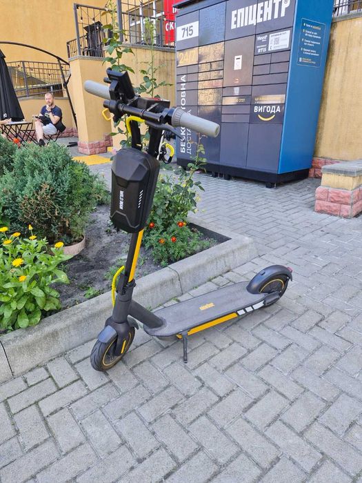 Електросамокат ninebot max g30