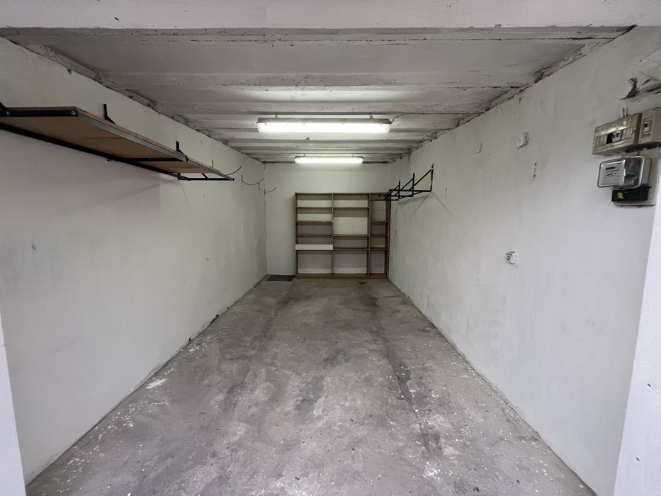 Garaż sprzedam 18m2 między Lidlem, a  Biedronką