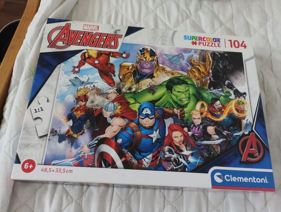 Dwie sztuki puzzli Avengers całość za 20 zł