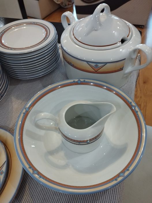 Sprzedam kompletną zastawę stołową Lubiana