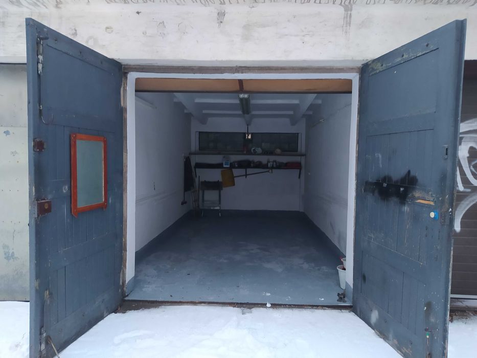 Wynajmę DUŻY WYSOKI garaż (na BUSA) Ul. NEONOWA Super Lokalizacja