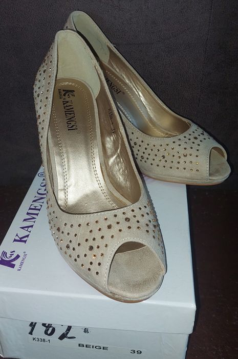 Туфлі жіночі на підборах