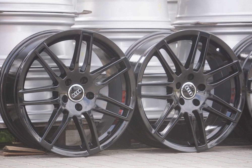 Alufelgi do Audi wzor RS4 5x112 8Jx18 et35 cb57,1mm w czarnym lakierze, nowe dekielki