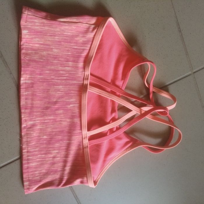 Top Nike kąpielowy na 128-134 cm
