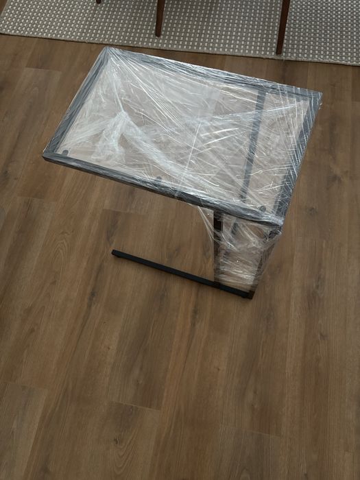 Mesa de apoio VITTSJÖ (IKEA) em otimo estado