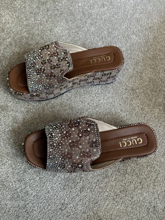Klapki gucci 39 cyrkonie beżowe viral