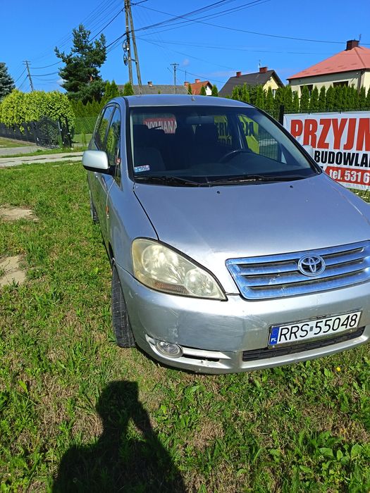 Toyota Avensis Verso