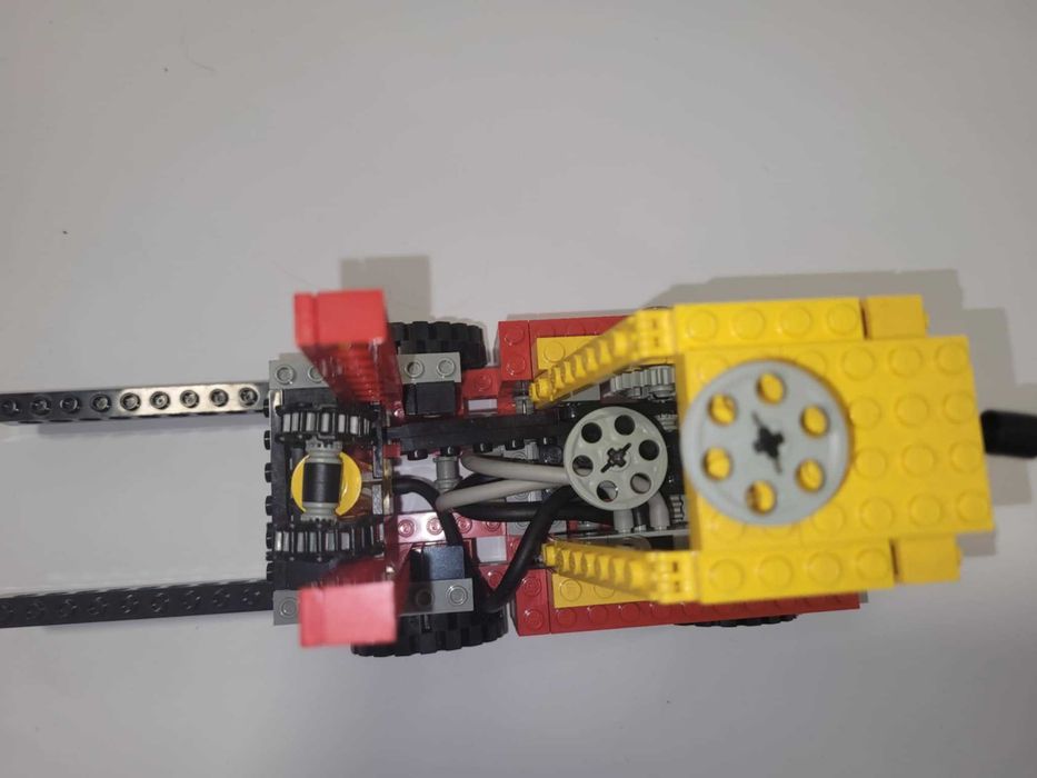 Lego Technic Pneumatic Fork-Lift Truck/Wózek widłowy 8843