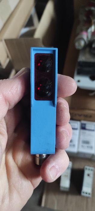 Рефлекторний датчик HN22PA3 з придушенням фону Wenglor