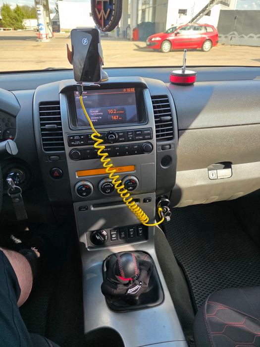 Продаж Nissan Navara