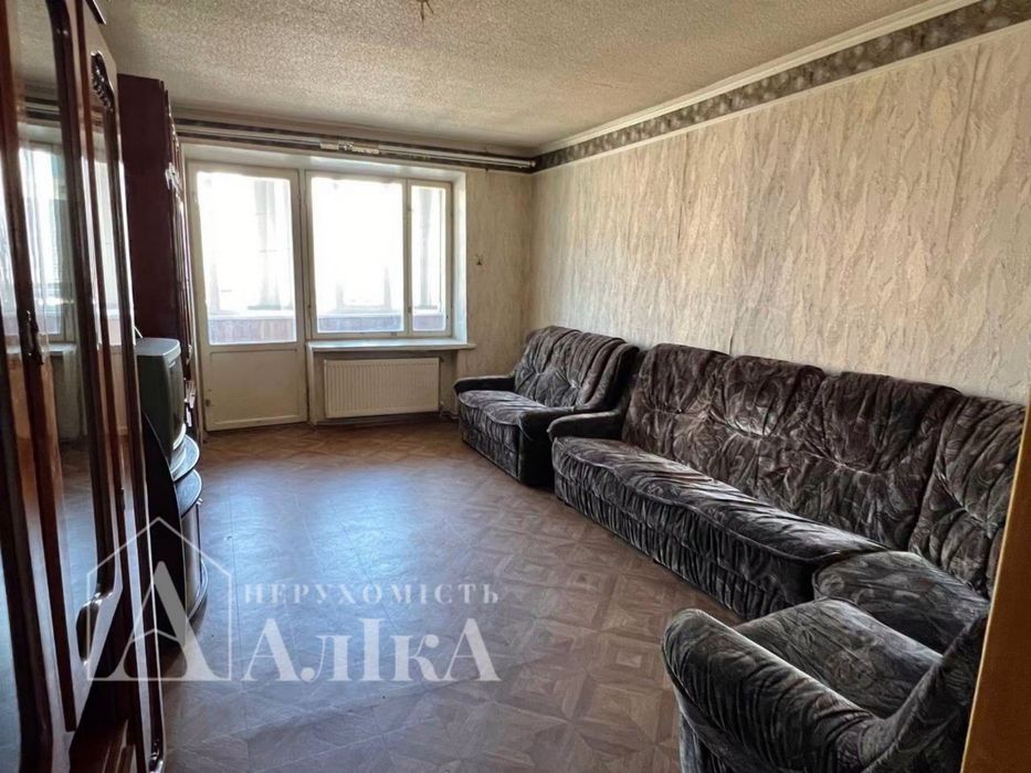 Продам 3-кімнатну квартиру з індивідуальним опаленням  в самому ЦЕНТРІ