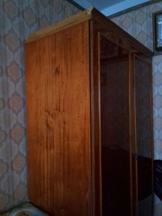 Продам шкаф з дерева
