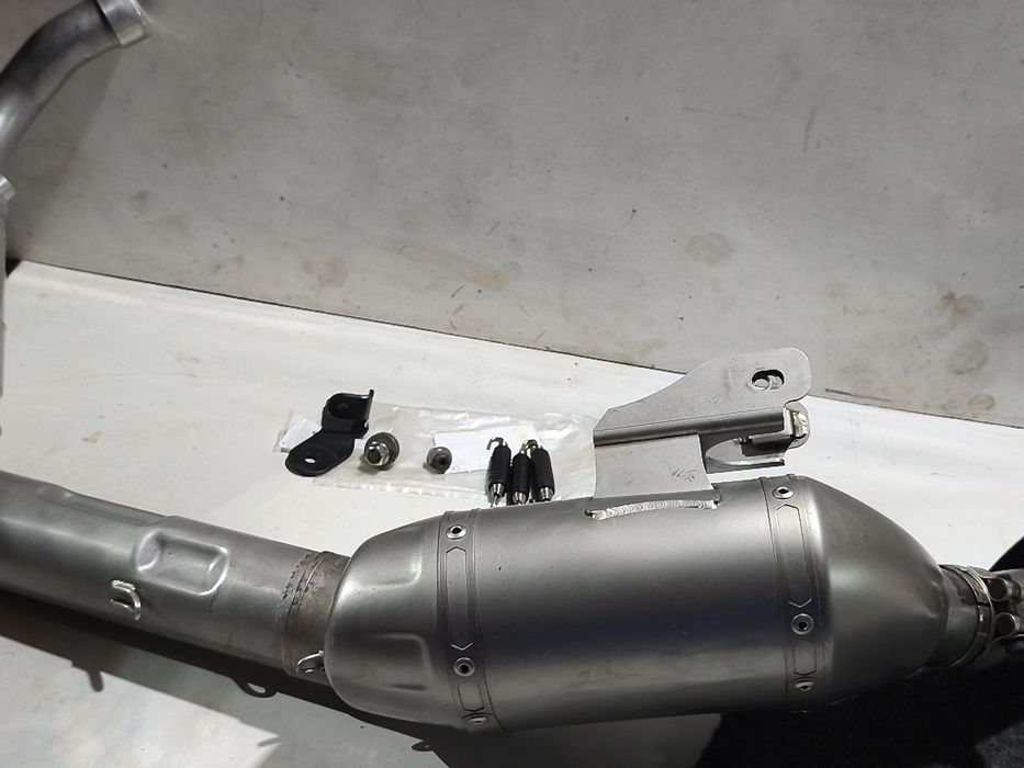 Ackrapovic  Yamaha R7 / MT 07
