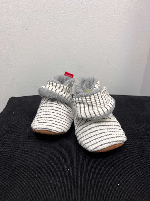 Buty niechodki niemowlęce roz.12msc