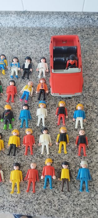 Lote Playmobil muitas figuras