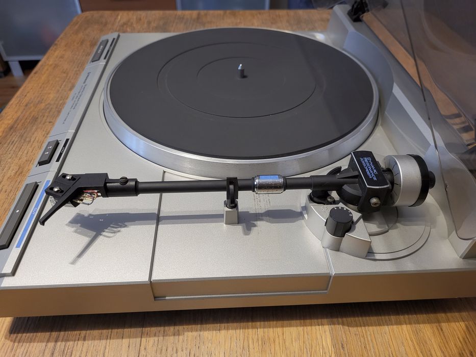 Gramofon Pioneer, PL-640