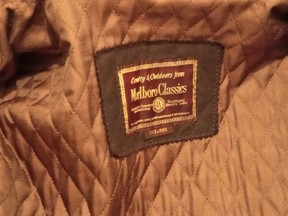 Casaco em pele Genuína da marca Marlboro.