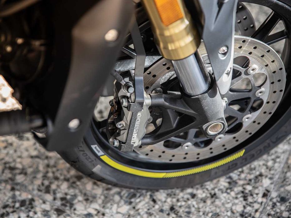 Benelli 752S em estado novo Ano 2024 com 3351 Kms e Extras