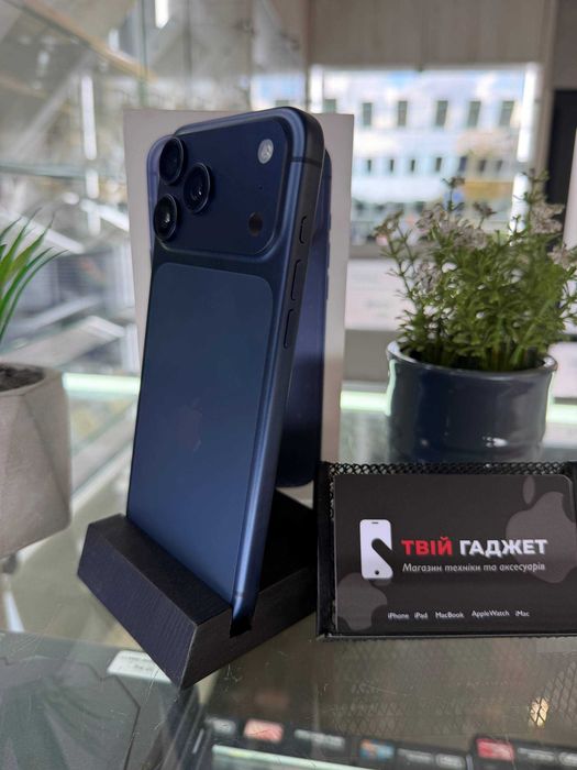 Смартфон Apple iPhone 17 Pro Max 256Gb Blue eSIM без слідів використання (АКБ 100%) — Стан нового — Гарантія від магазину