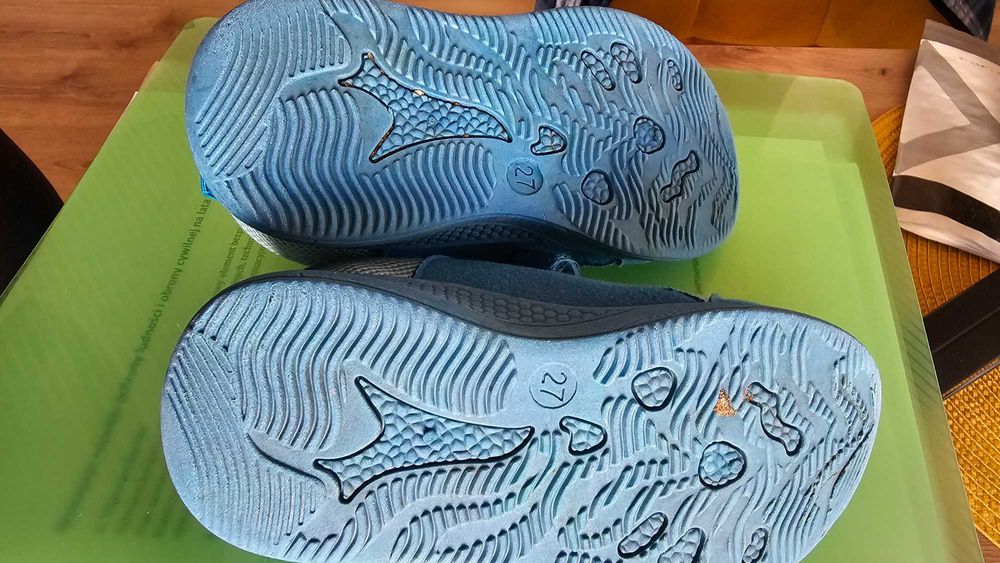 Buty dziecięce nr 27