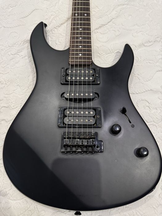 Продам гитару Yamaha