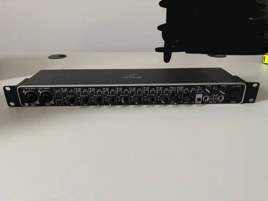 Аудіокарта Behringer U-Phoria UMC1820