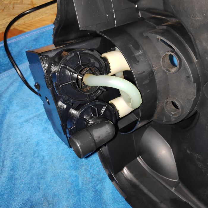 Aquael UNIMAX 700 + drugi