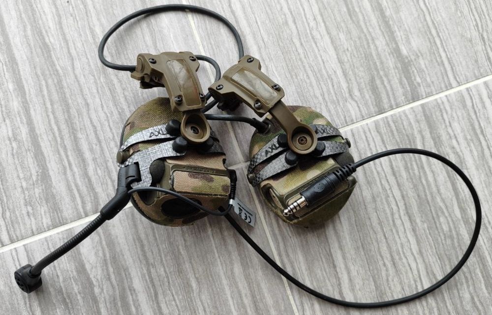 Кріплення AXL карбонові для  PELTOR, OTTO, SORDIN на рельси ARC,M-LOK,