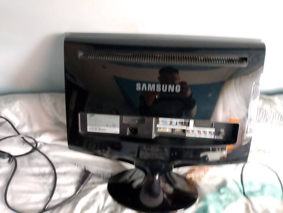 Sprzedam telewizor samsung