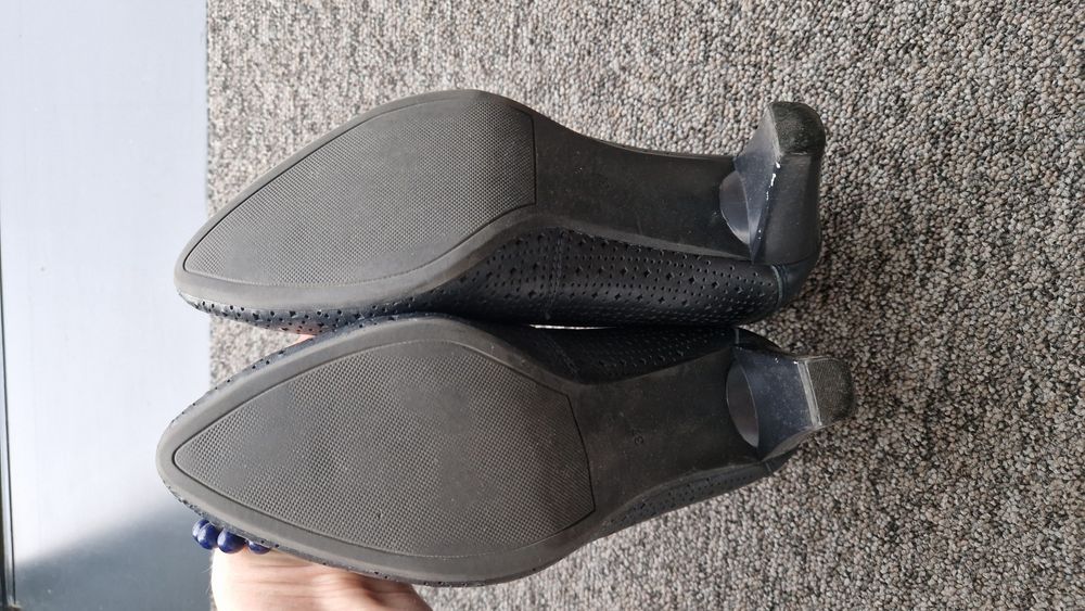 Buty na obcasie granatowe, Lasocki