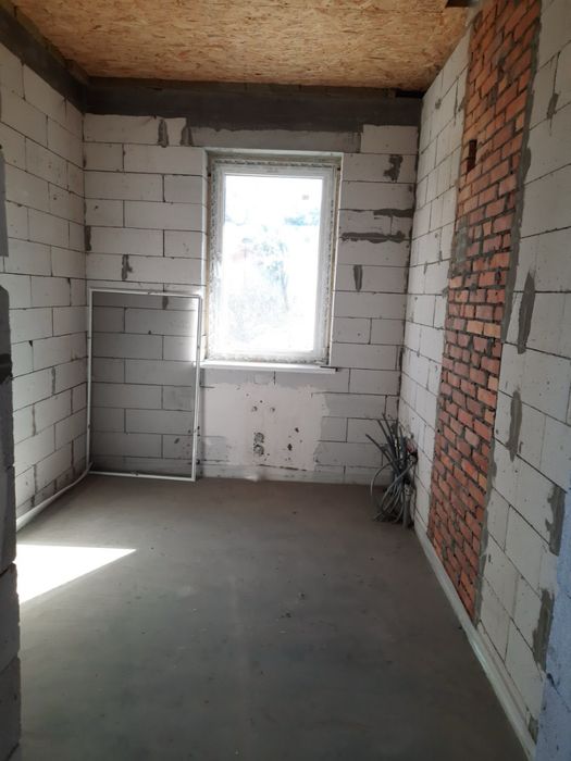 Шпитьки продам будинок 110 квадратів  8 соток 90 000