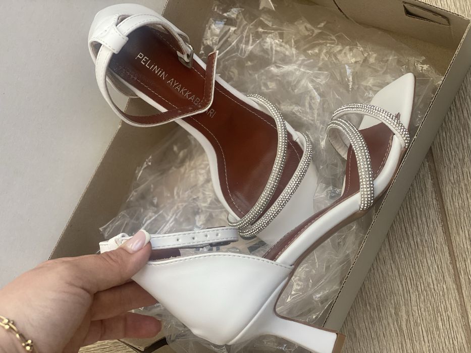 Продам босоніжки 36р