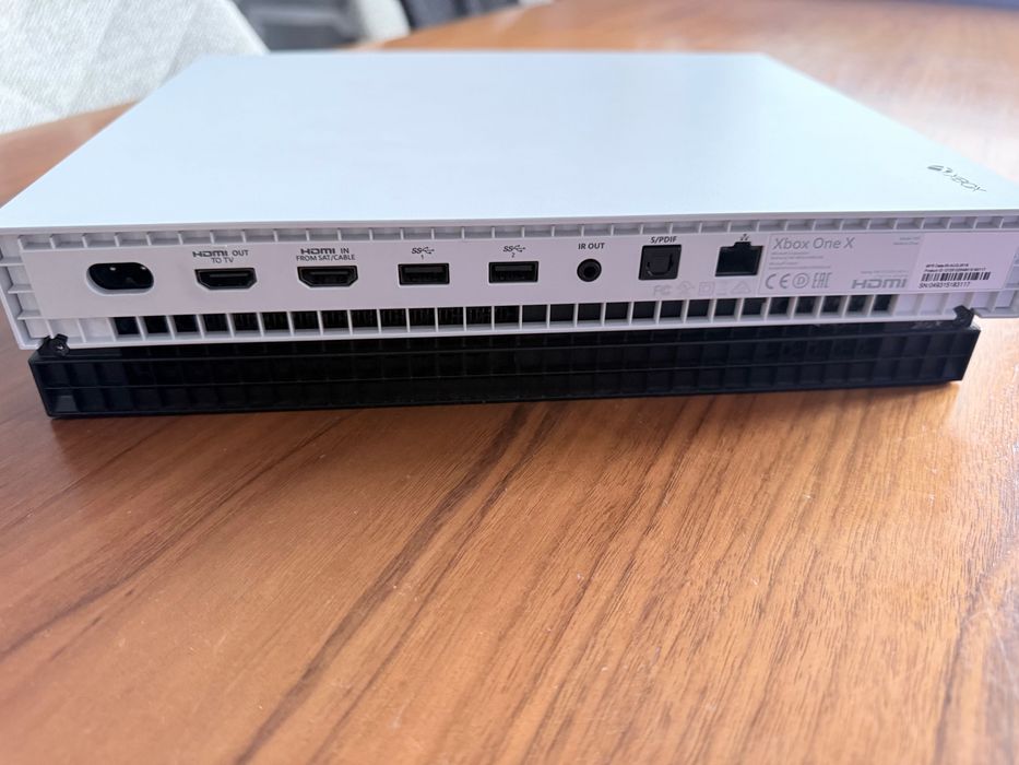 Konsola Xbox One X (1TB)