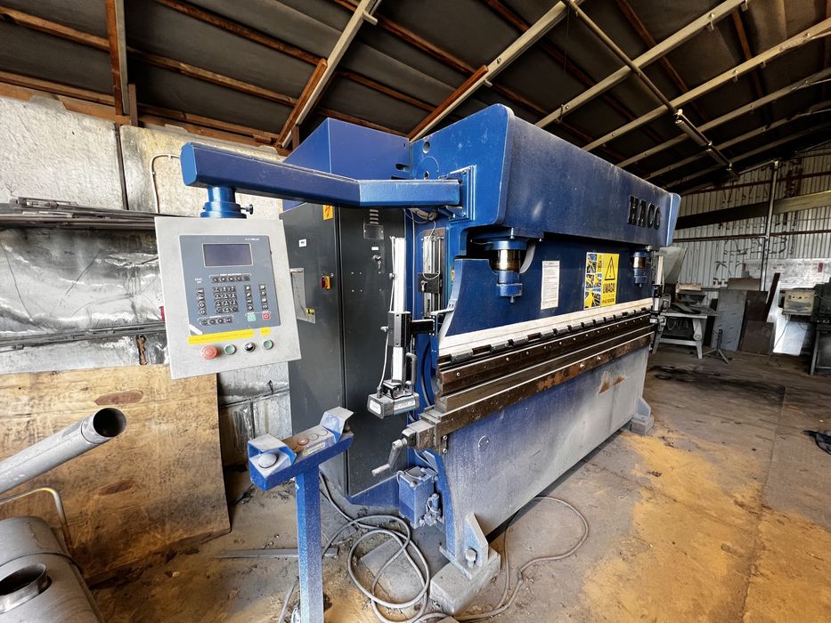 Prasa krawędziowa CNC HACO PPES 30135 – 135 ton – 3 m – Cybelec DNC 60