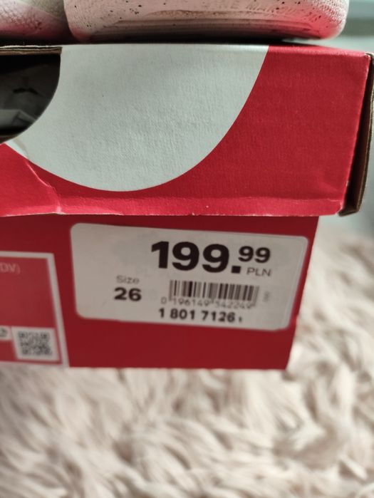 Nike dla dziewczynki 26 dł wkładki 16,8