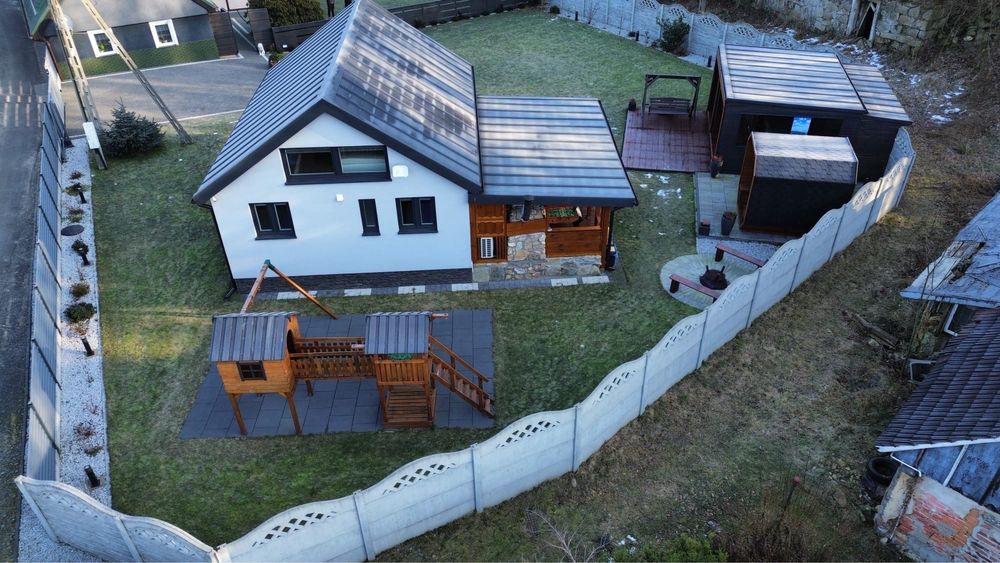 Sprzedaz domu z dzialka ogrodzoną