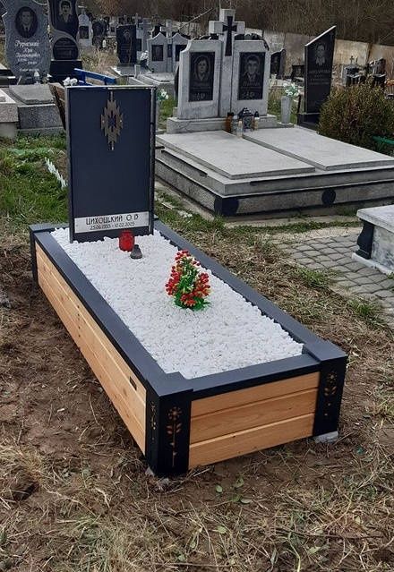 Надгробок дерев'яний, доставка по Україні із заводу