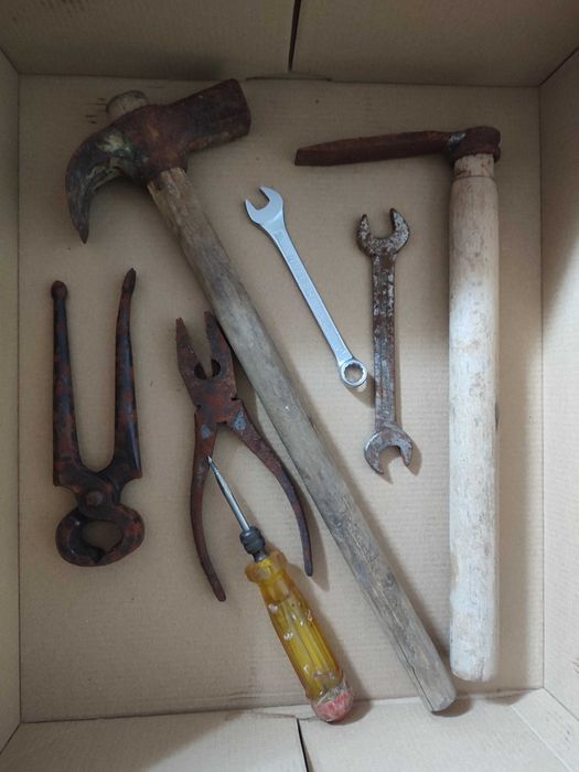 Ferramentas antigas várias vintage