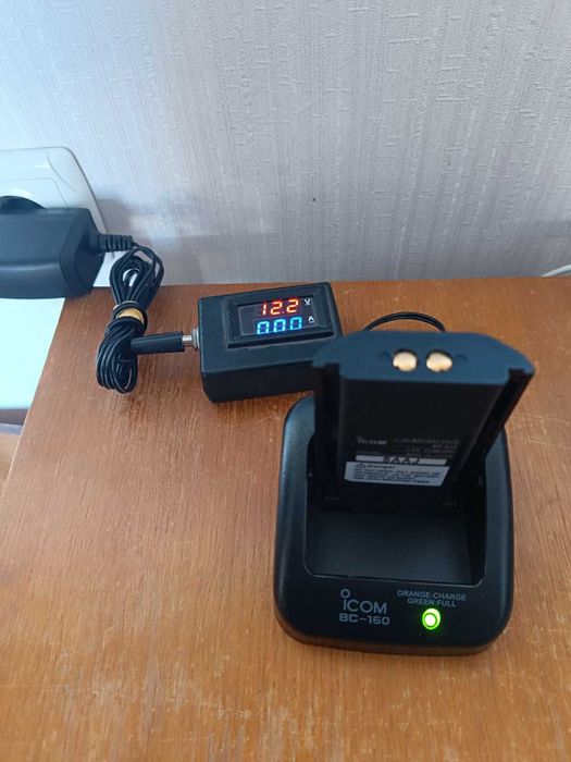 Зарядное устройство для рации Icom BC-160. Для аккумов BP-232N.