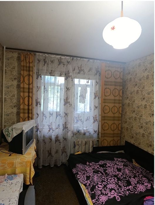 Продаж 3к квартири на Лазурнiй