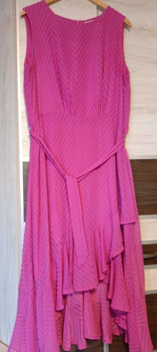 Elegancka sukienka za kolano midi 44/46 Quiosque