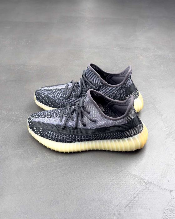 Кросівки Yeezy Boost 350 V2 Carbon